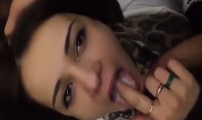 Замужняя шкура отсосала член армянину прямо в лифте