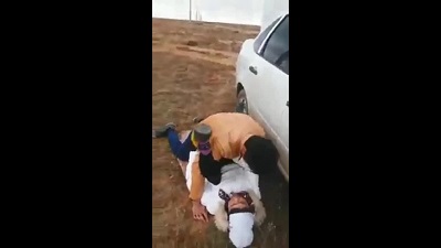 Узбеки трахают местную алкашку за кошарой